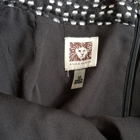 Anne Klein skirt - Picture 3 of 5
